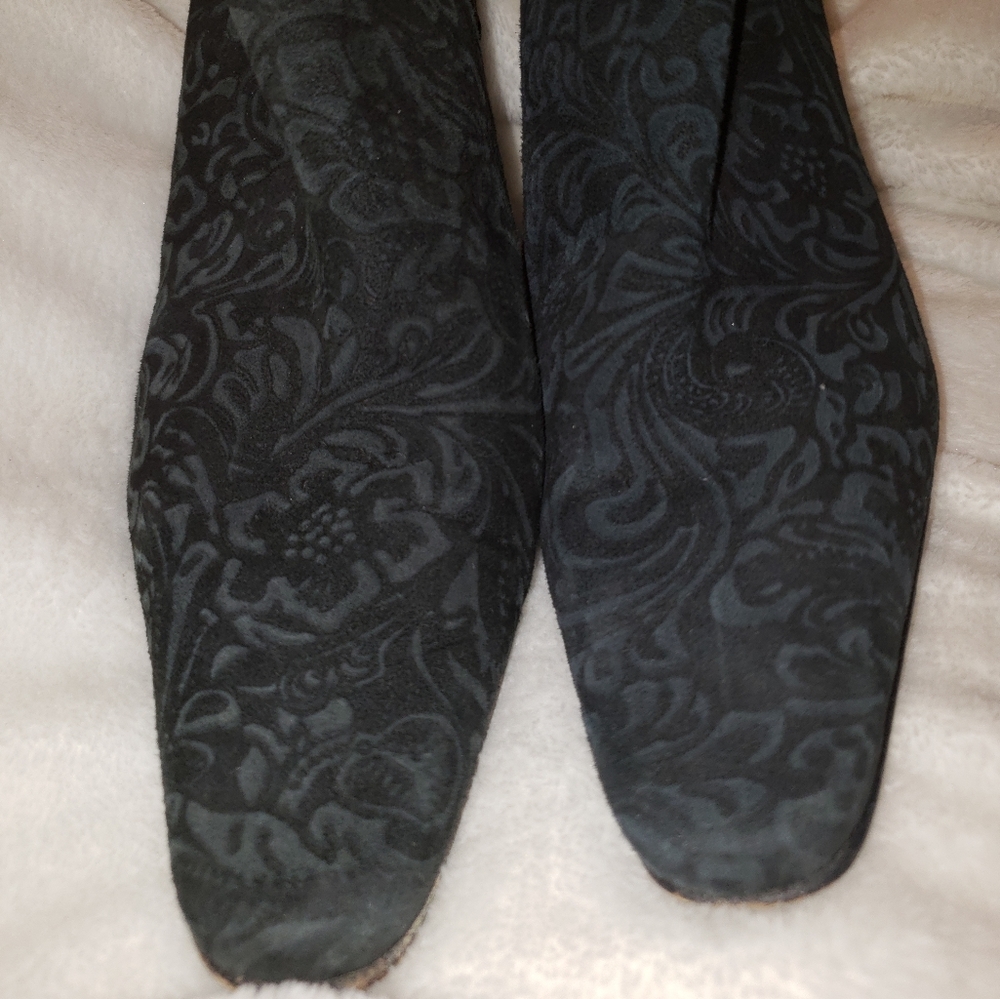 Isaac Mizrahi Navy Brocade Booties